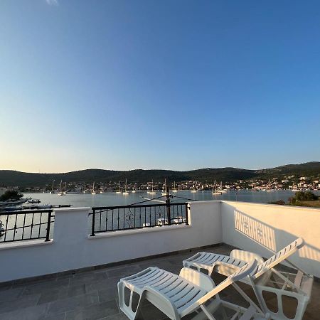Apartmani Tamaris Vinisce Exterior foto