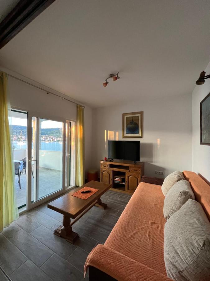Apartmani Tamaris Vinisce Exterior foto