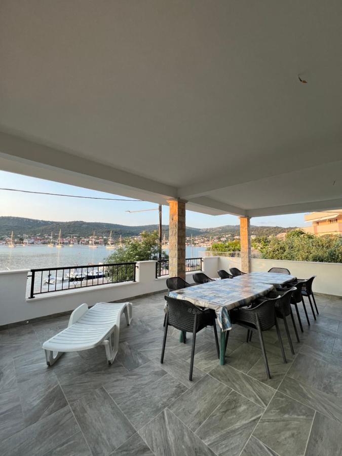 Apartmani Tamaris Vinisce Exterior foto