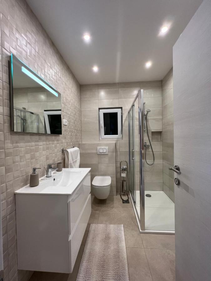 Apartmani Tamaris Vinisce Exterior foto