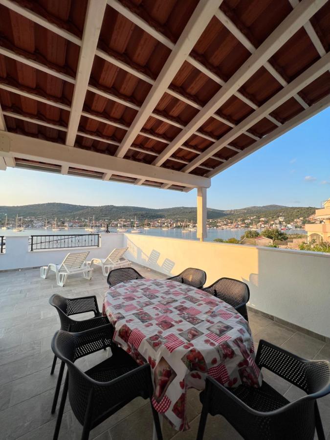 Apartmani Tamaris Vinisce Exterior foto